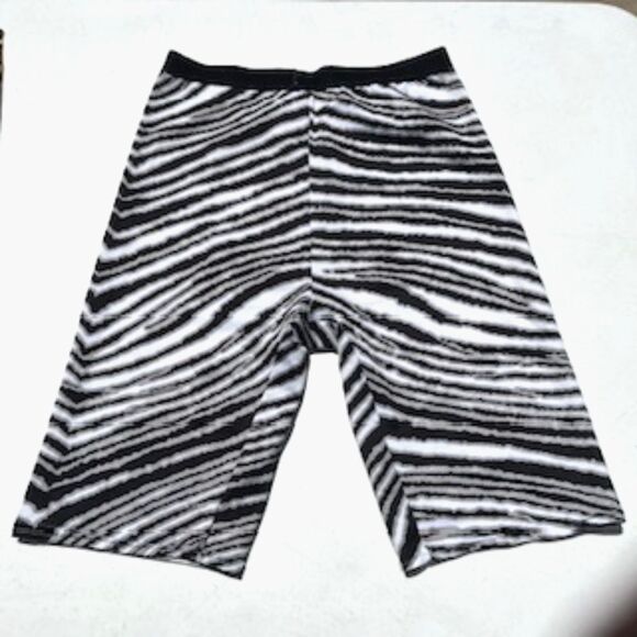 "Bike" Brand Slim Fit Zuma Shorts . Size: Large .... {42-44} . Las Vegas Raiders - Picture 2 of 3
